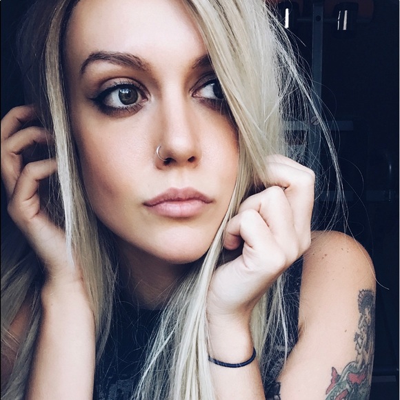 Hi Poshmark Fam!! Nice to meet you!♥️🤍💙 - Picture 12 of 16